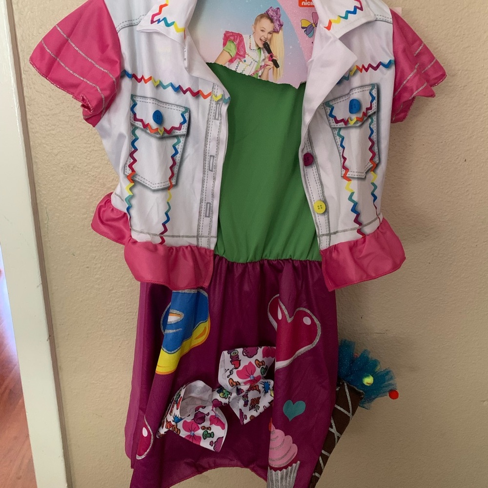 Jojo Siwa girl costume/ M (8-10)